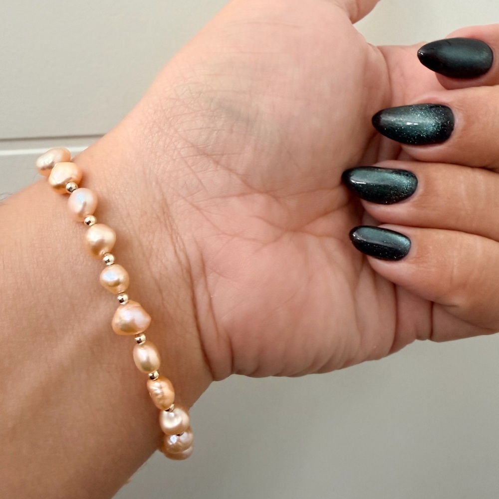 Elegant fresh water Pearl Bracelet with Gold Accents